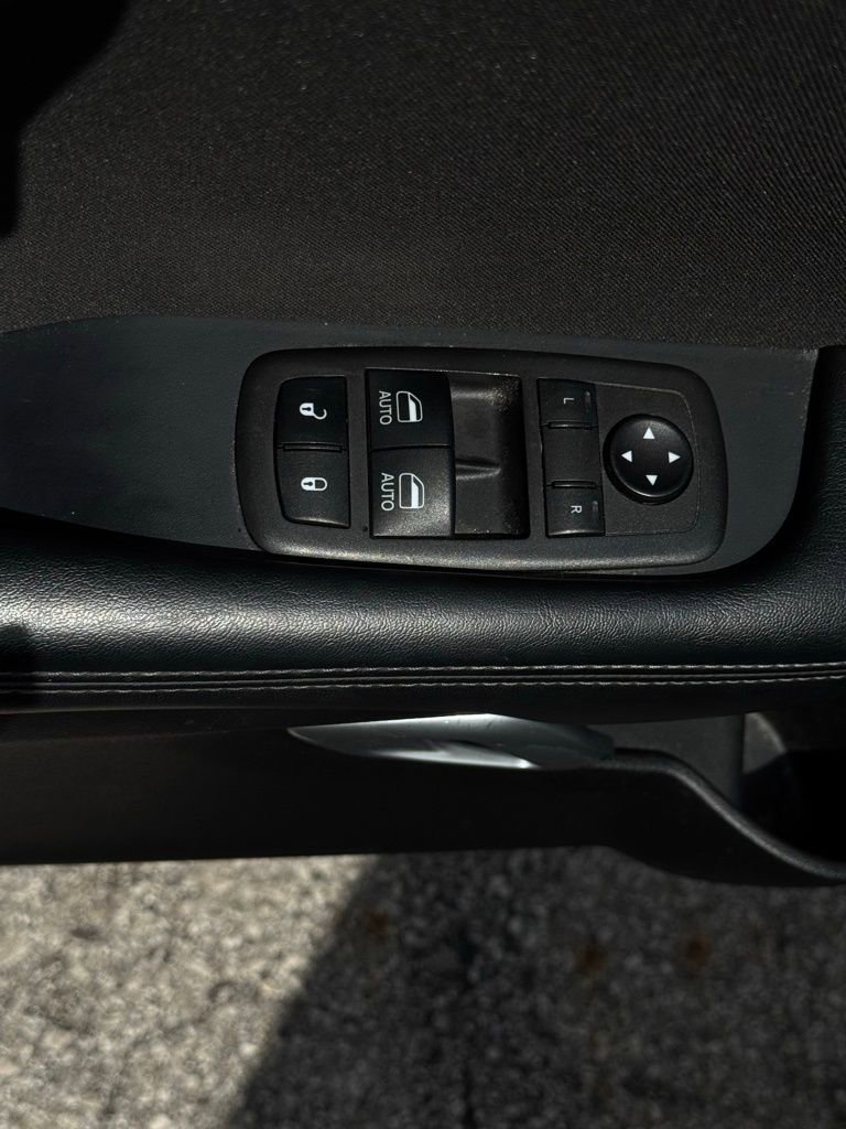 Used 2021 Dodge Challenger SXT w/ Driver Convenience Group image 17