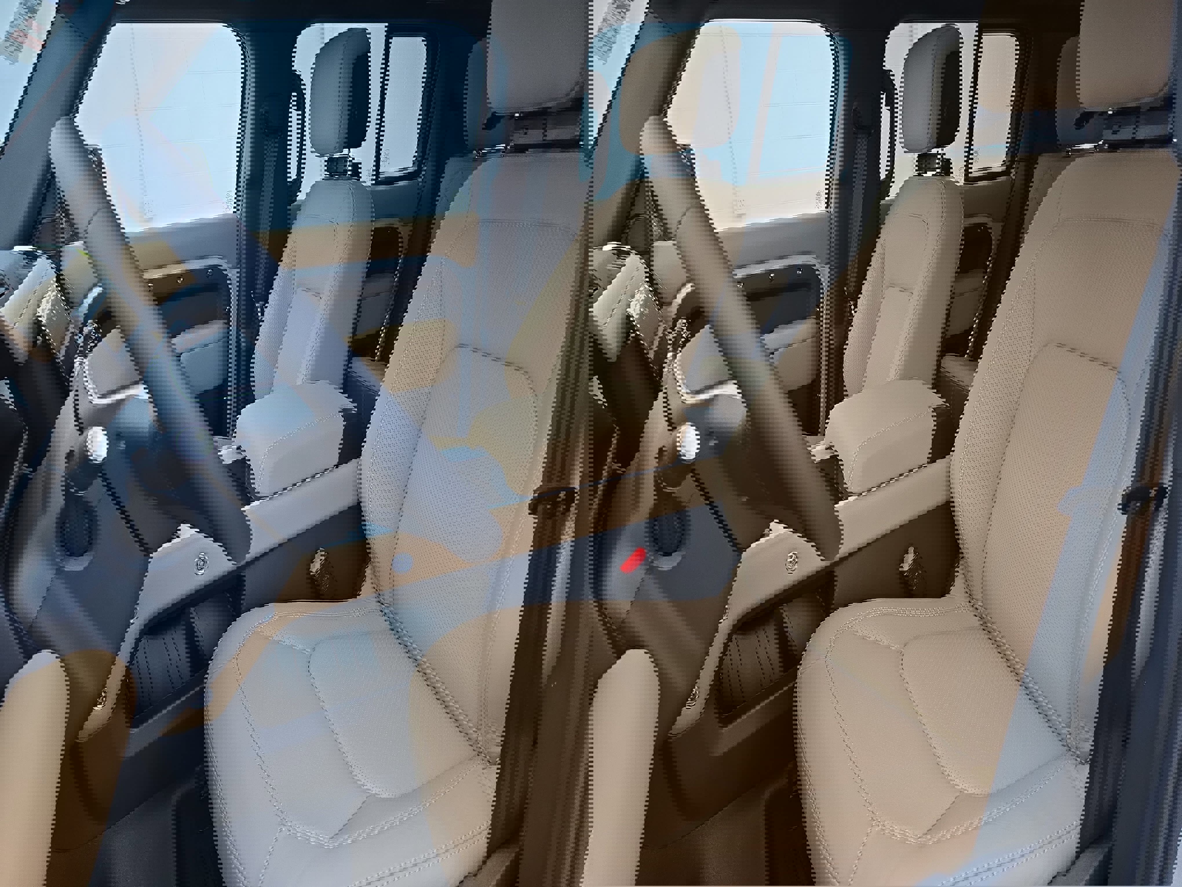 New 2026 Land Rover Defender 110 X-Dynamic SE image 14