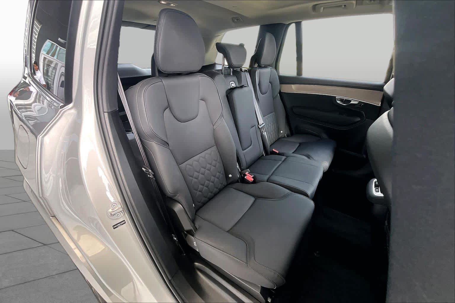 Used 2025 Volvo XC90 B5 Plus AWD/4WD image 18