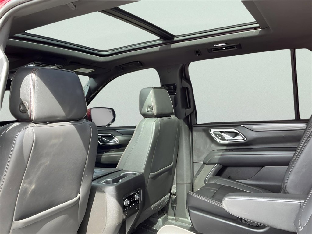 Used 2022 Chevrolet Suburban RST w/ Luxury Package image 33