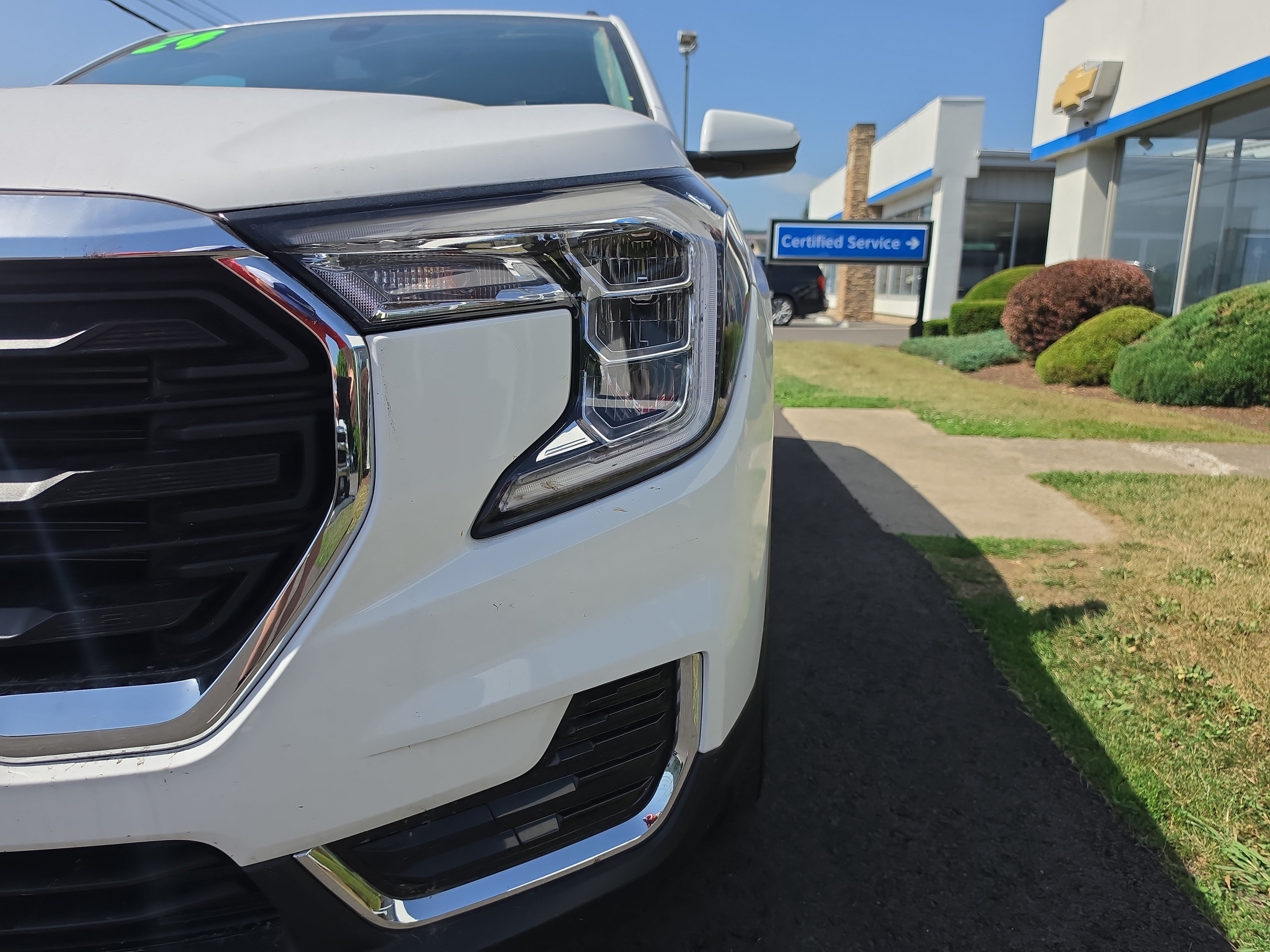 Used 2024 GMC Terrain SLE w/ Driver Convenience Package AWD/4WD image 10