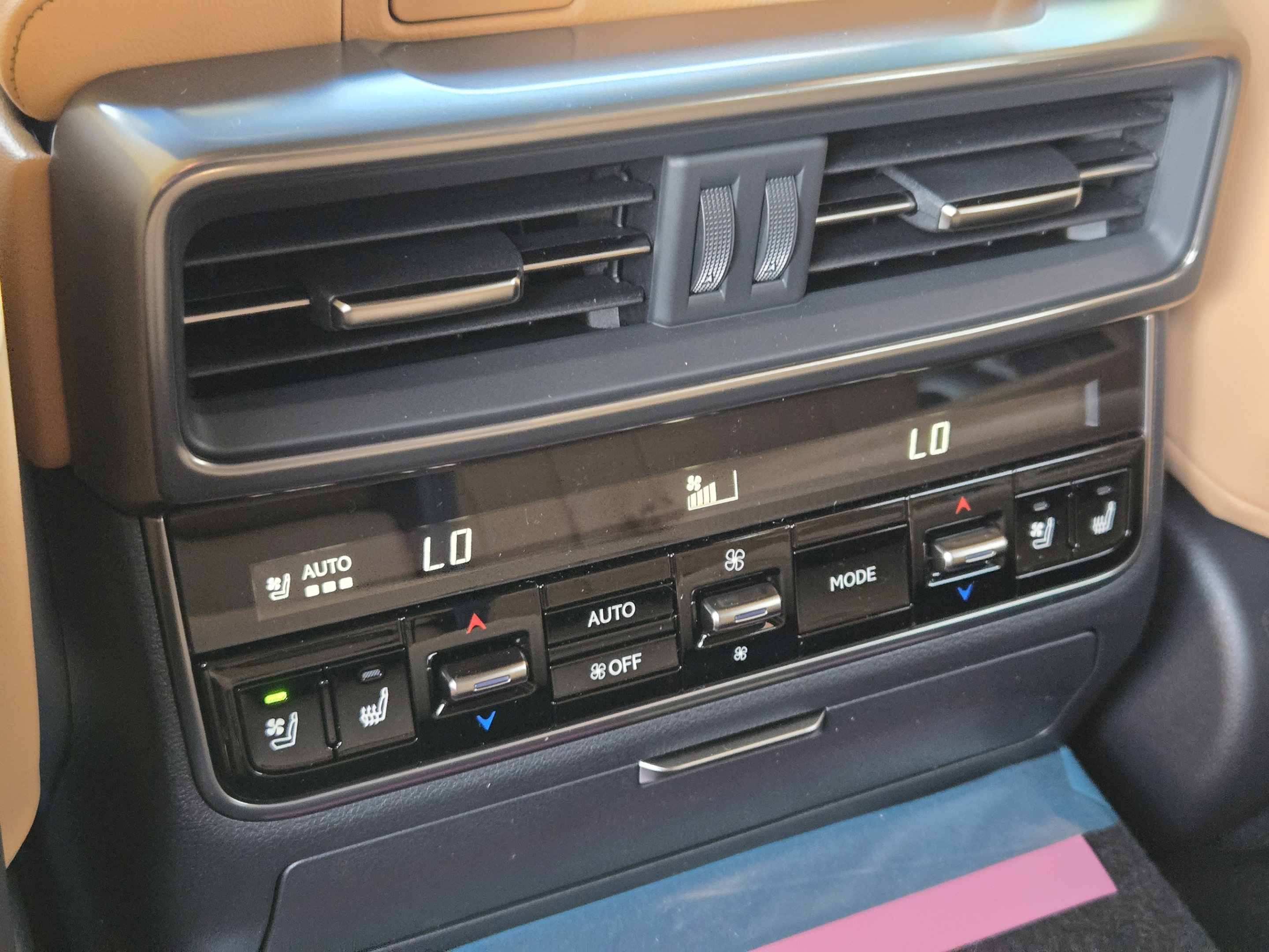 New 2026 Lexus LX 700h Luxury AWD/4WD image 15