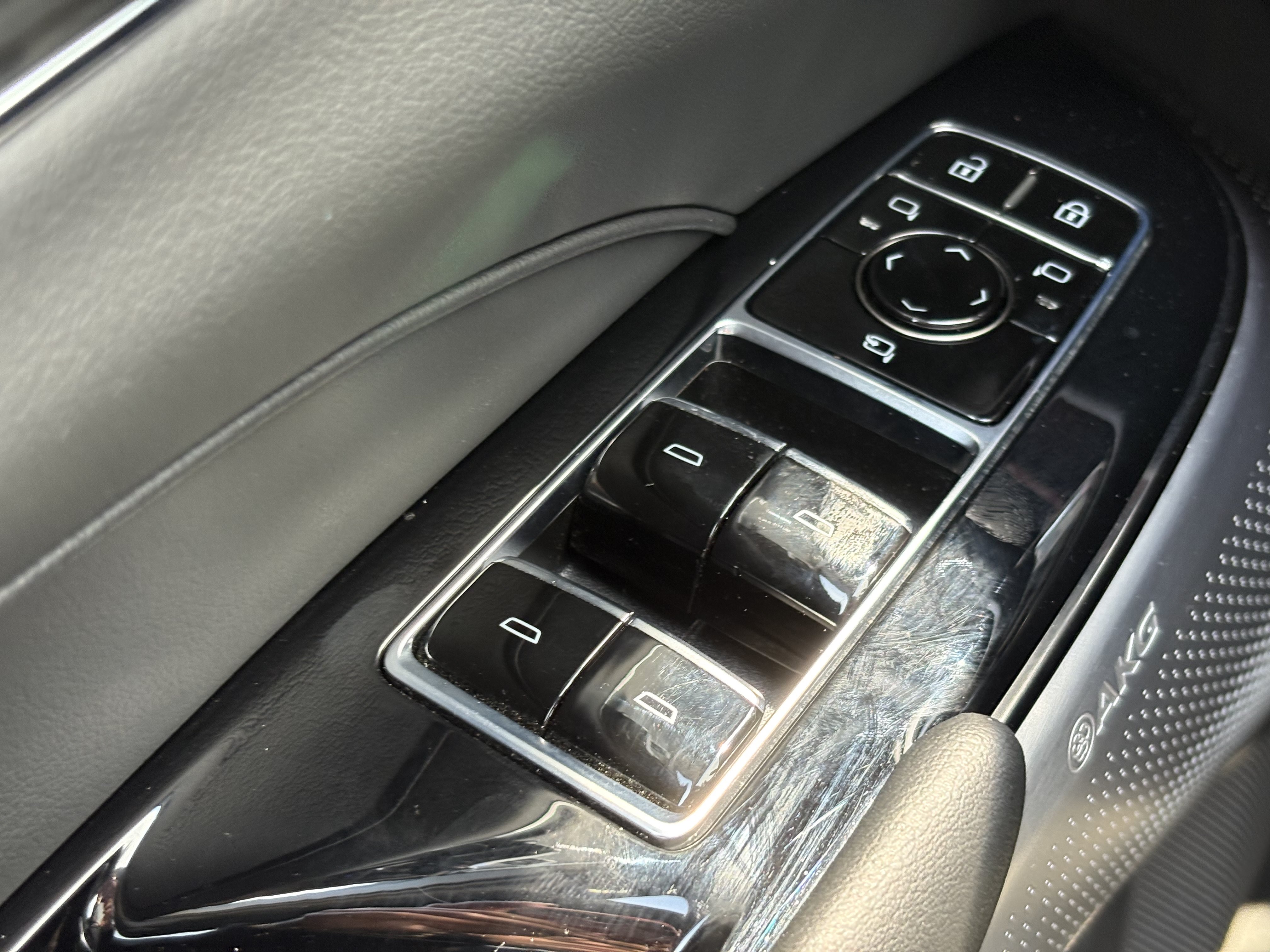 Used 2024 Cadillac Lyriq Luxury AWD/4WD image 32