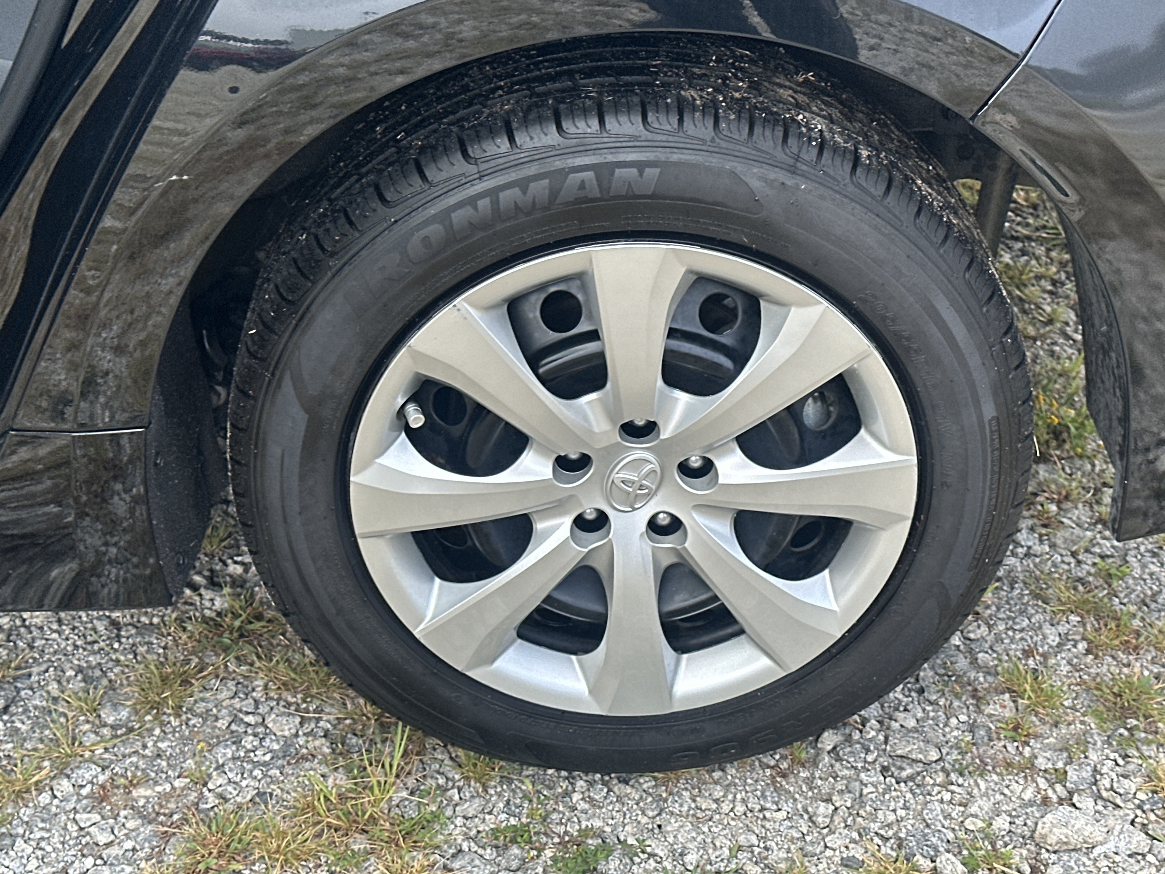 Used 2024 Toyota Corolla LE FWD image 19
