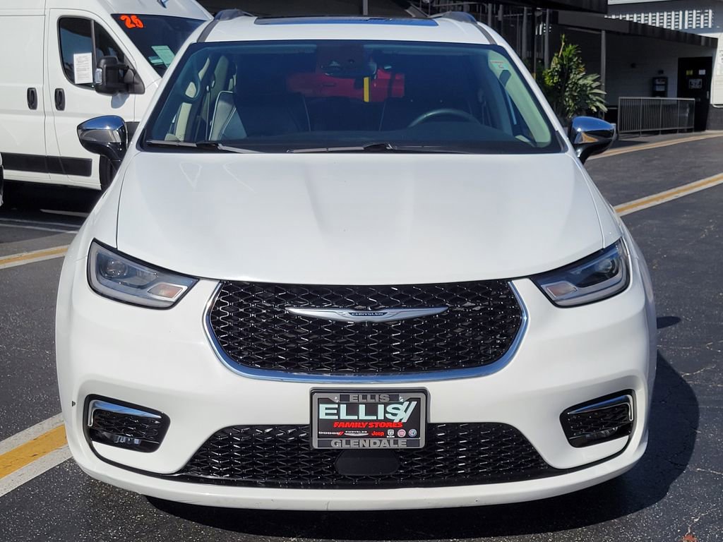 Used 2023 Chrysler Pacifica Limited FWD image 33