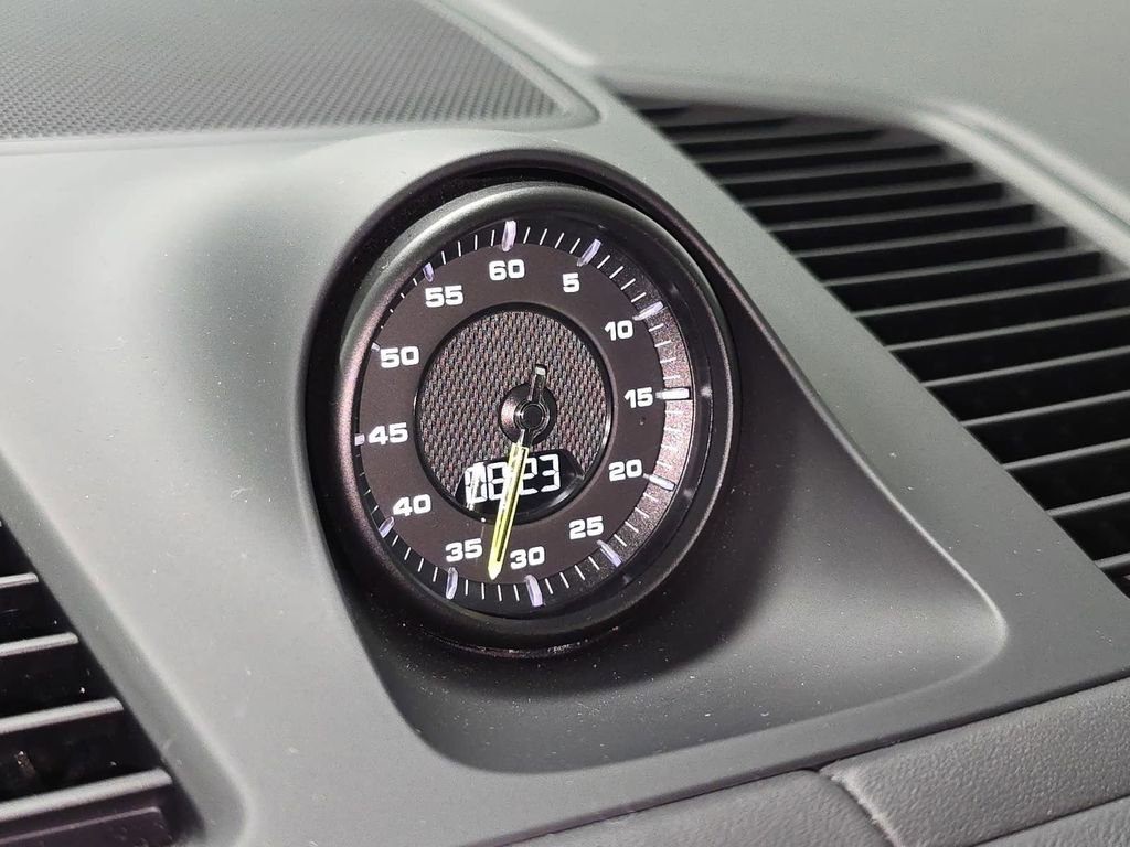 Certified 2023 Porsche Cayenne Turbo S AWD/4WD image 21