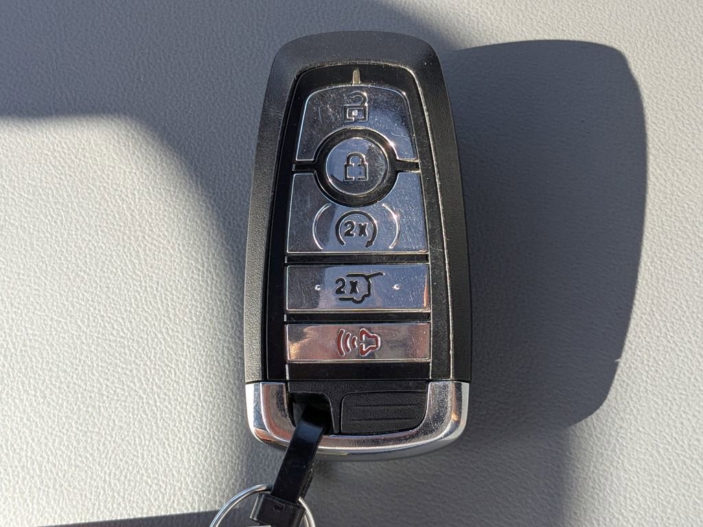 Used 2022 Lincoln Nautilus Reserve w/ Luxury Package image 32