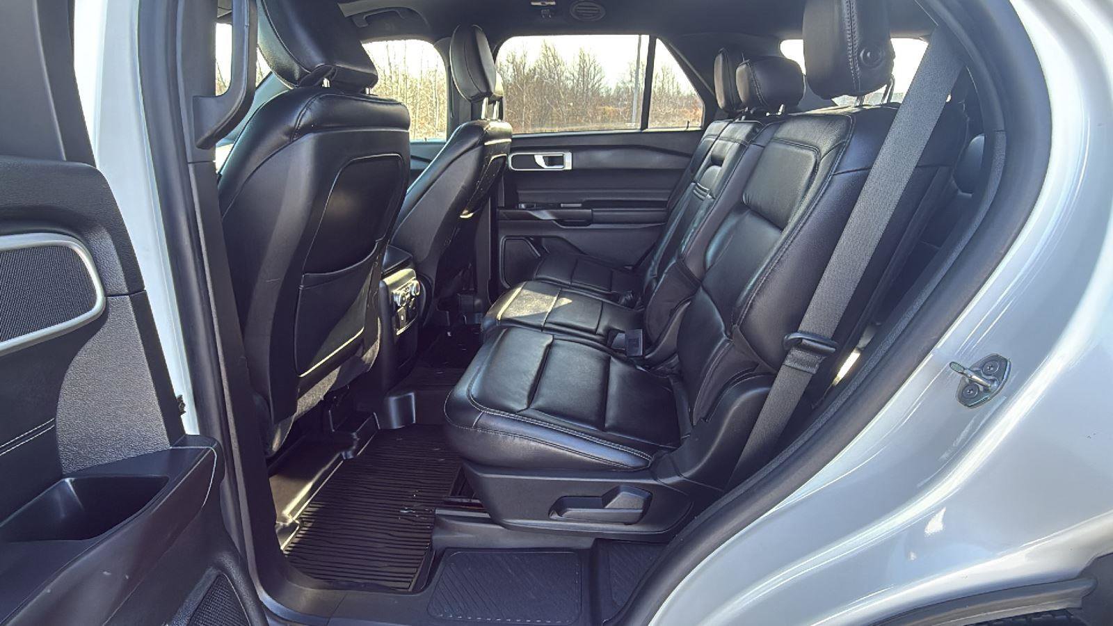 Used 2020 Ford Explorer XLT w/ Equipment Group 202A image 27