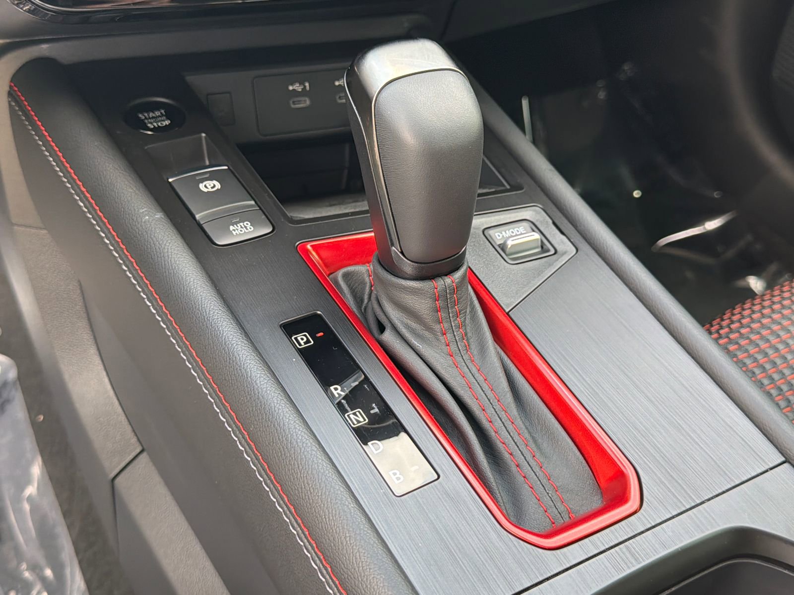 Used 2025 Nissan Kicks SR FWD image 31