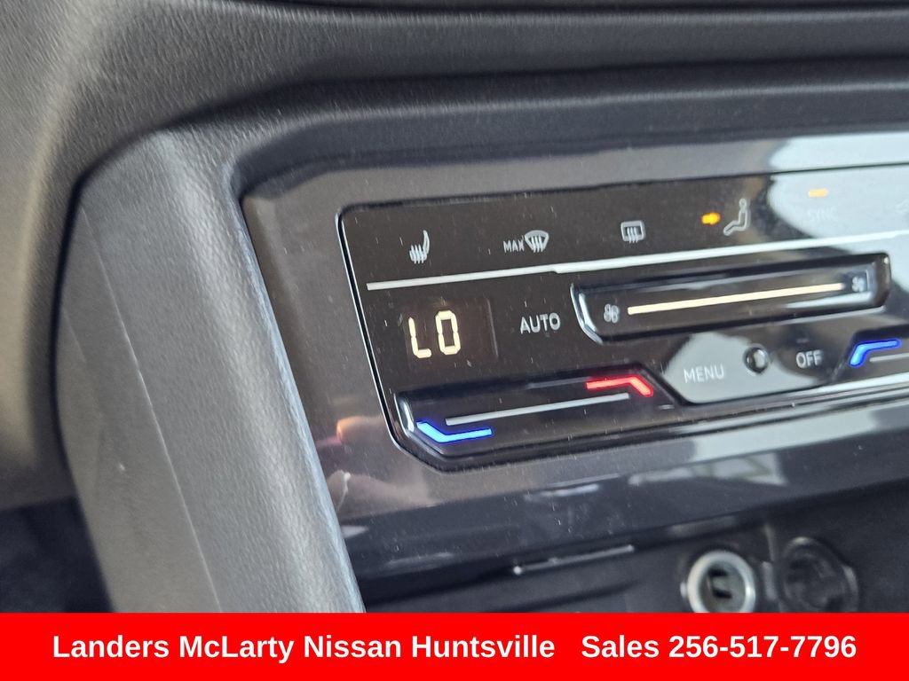 Used 2024 Volkswagen Tiguan SE AWD/4WD image 20