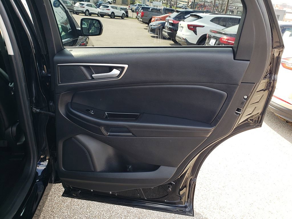 Used 2016 Ford Edge SEL w/ Equipment Group 201A image 17