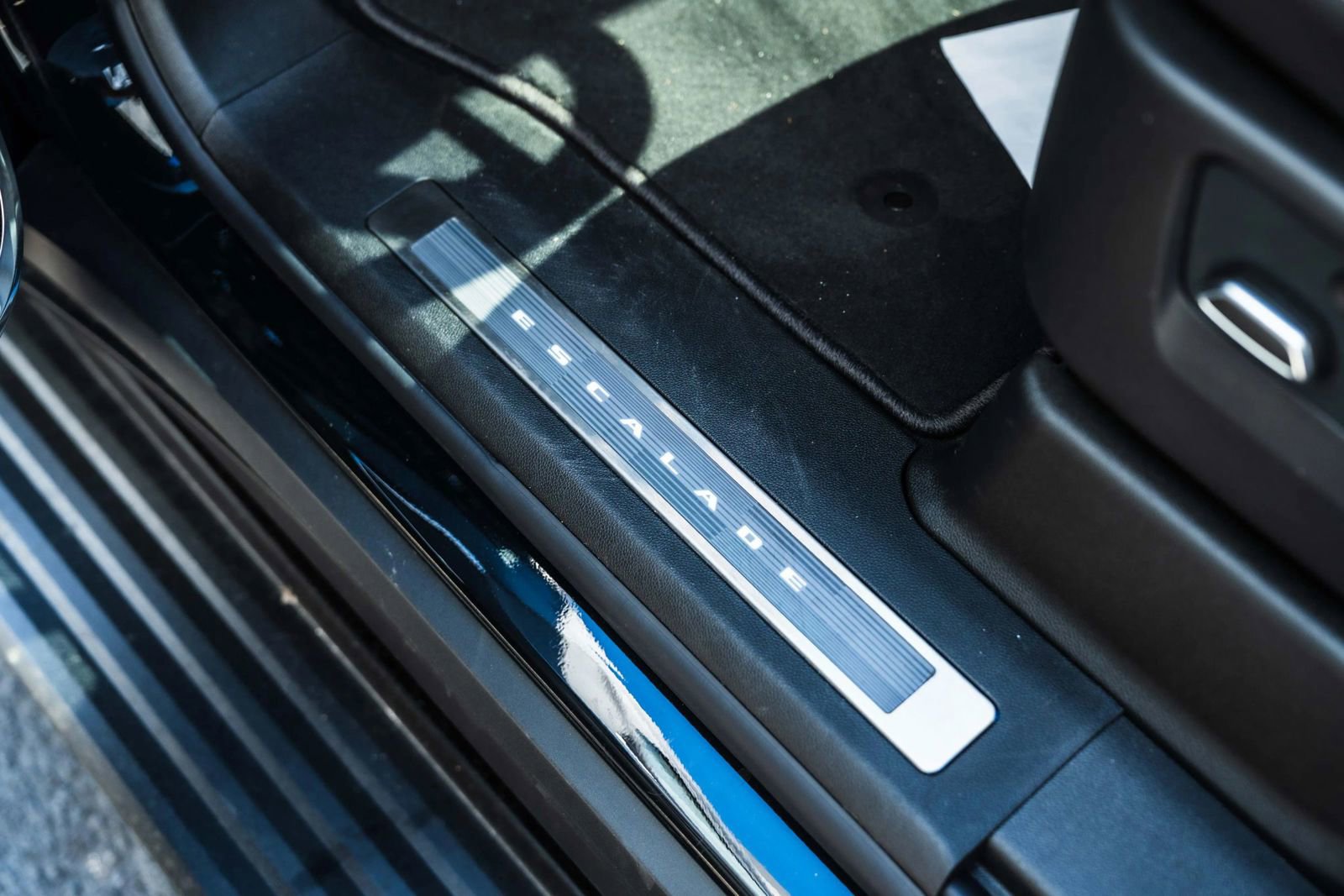 Used 2026 Cadillac Escalade ESV V w/ LPO, ONYX Package image 15