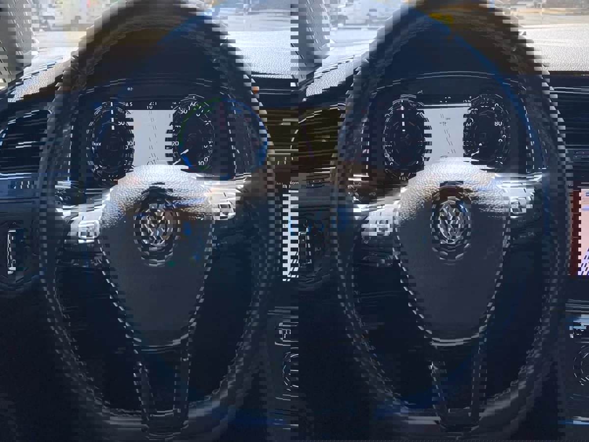 Used 2019 Volkswagen e-Golf SEL Premium image 27