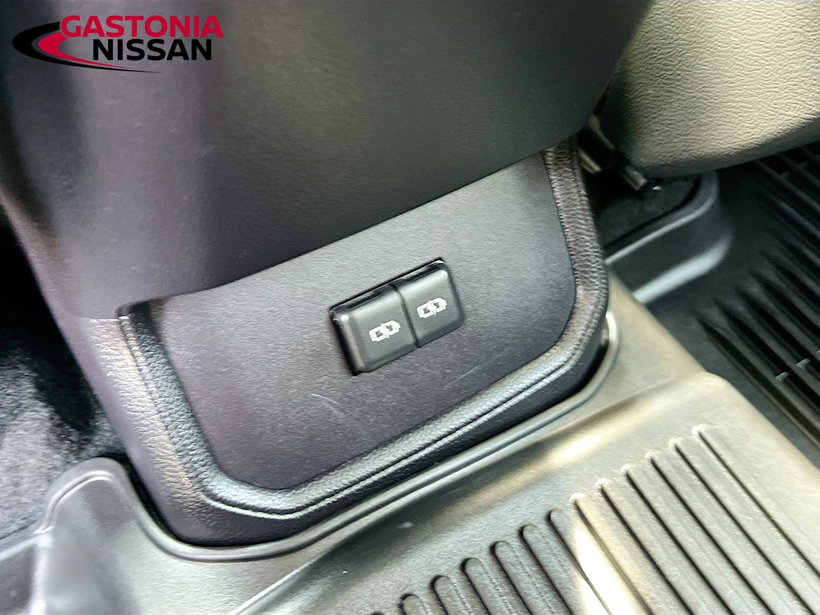 Used 2024 Toyota Highlander LE image 33