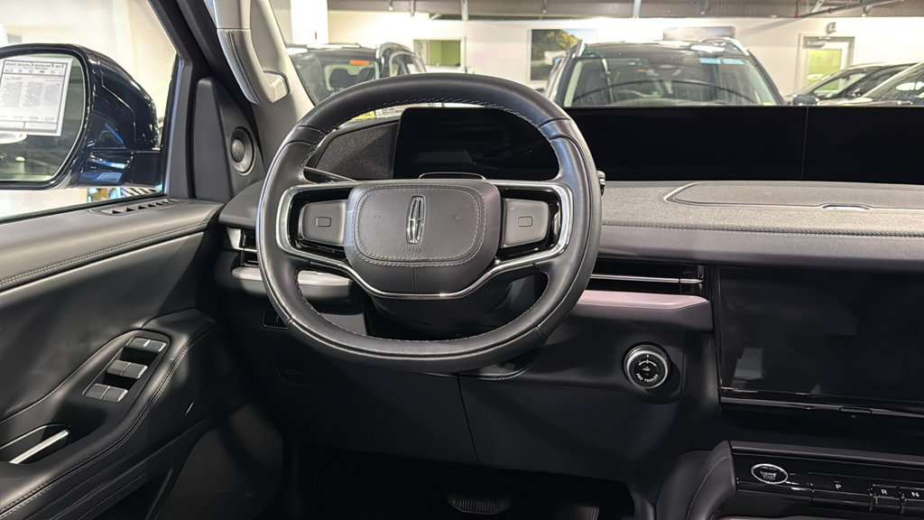 Used 2026 Lincoln Navigator L Reserve AWD/4WD image 23