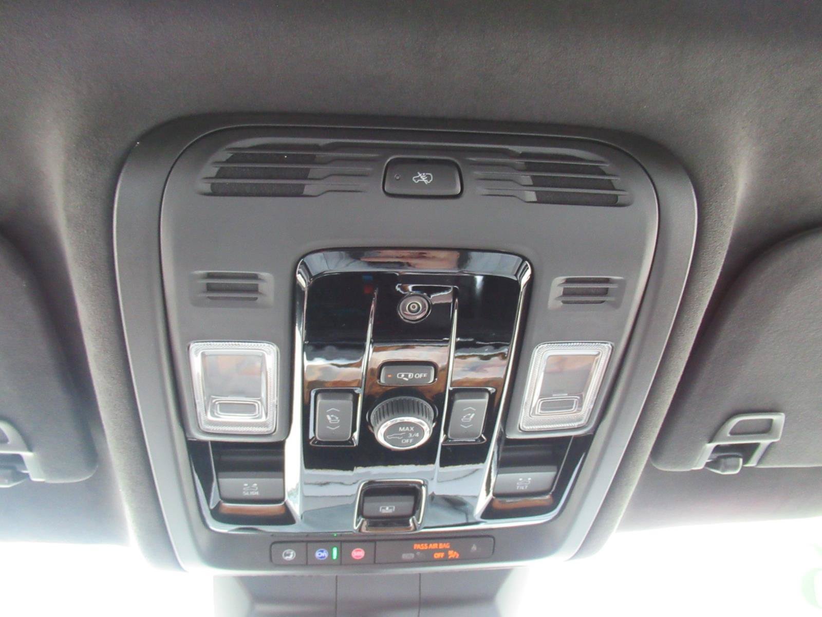 Certified 2026 Cadillac Escalade ESV Platinum Sport w/ LPO, ONYX Package AWD/4WD image 34