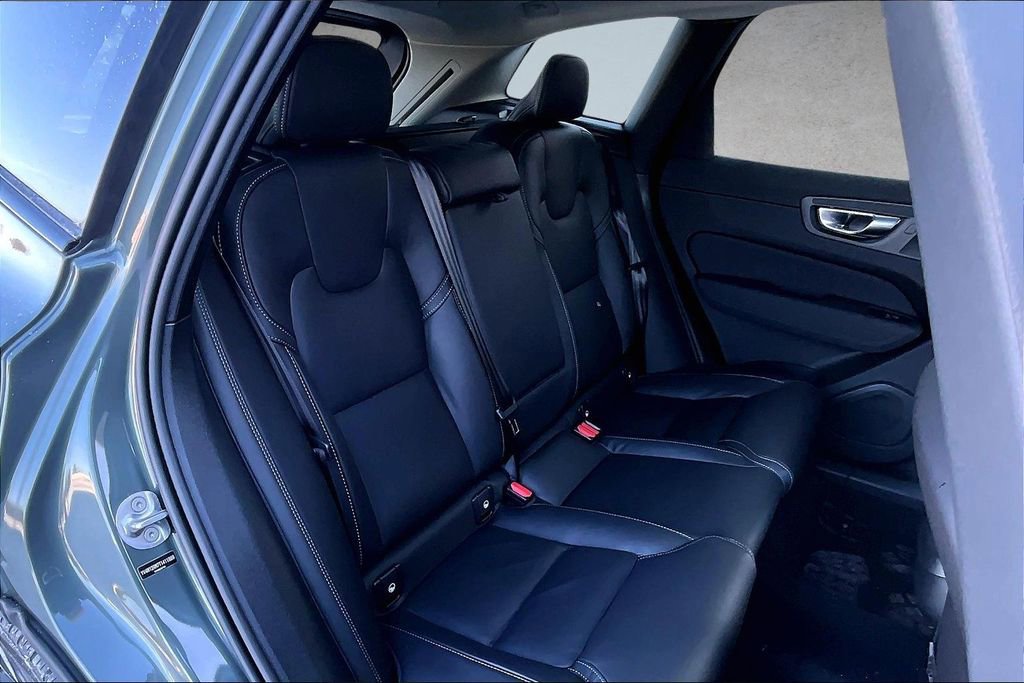 New 2026 Volvo XC60 B5 Ultra w/ Protection Package Premier AWD/4WD image 9