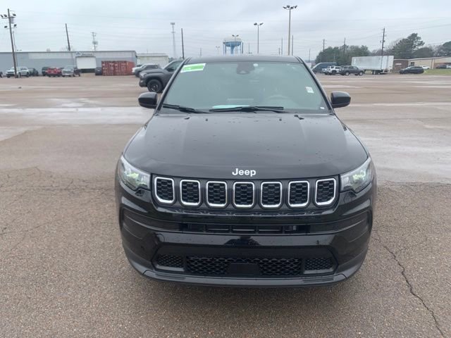 Used 2025 Jeep Compass Sport image 2
