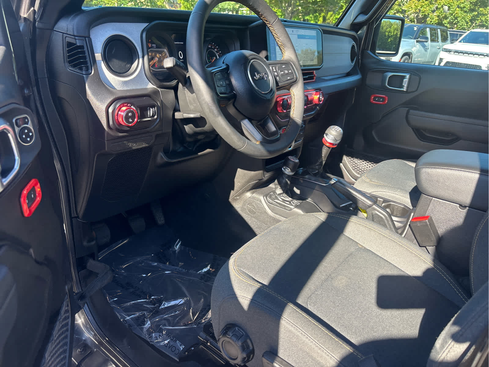Used 2024 Jeep Gladiator Sport AWD/4WD image 12