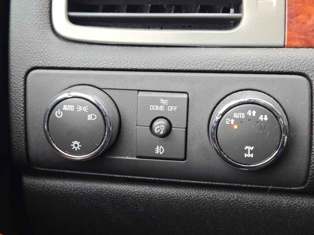 Used 2013 Chevrolet Avalanche LT w/ All-Star Edition image 23