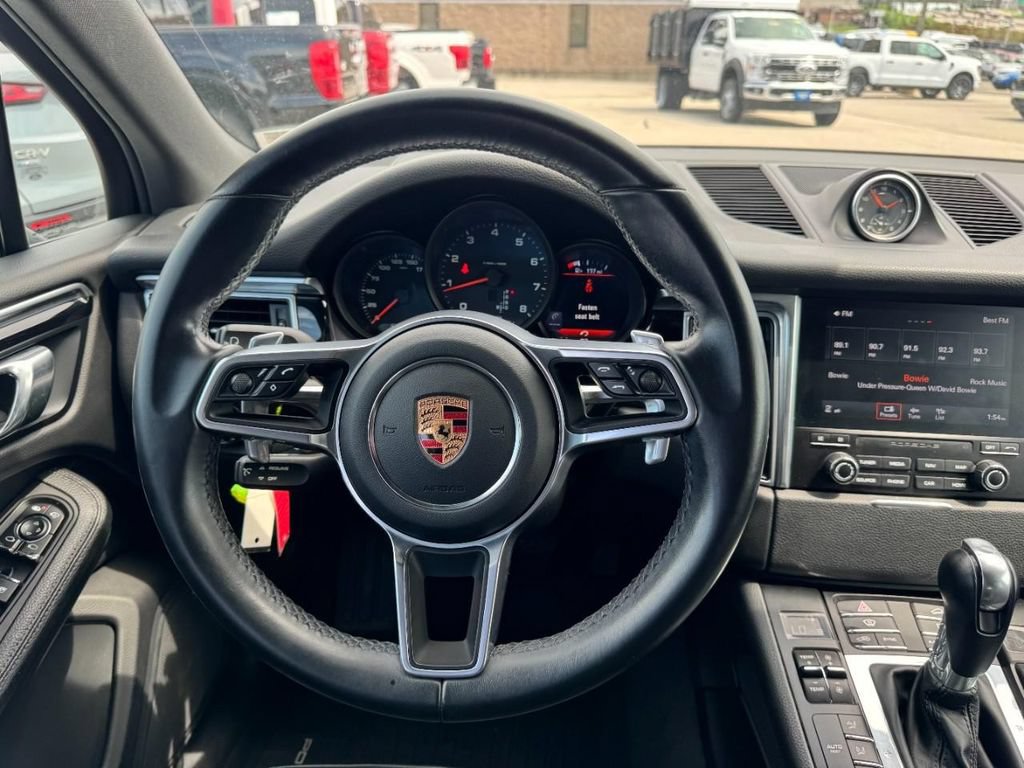 Used 2018 Porsche Macan AWD/4WD image 11