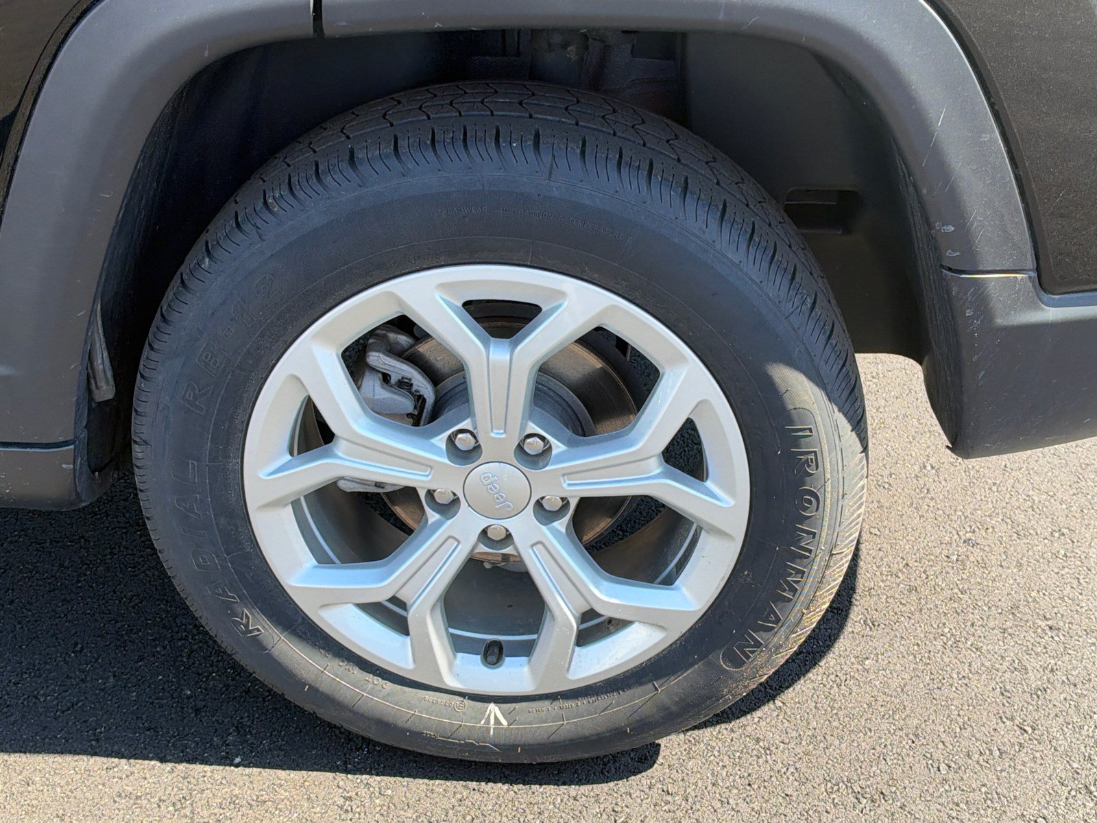 Used 2024 Jeep Compass Latitude AWD/4WD image 19