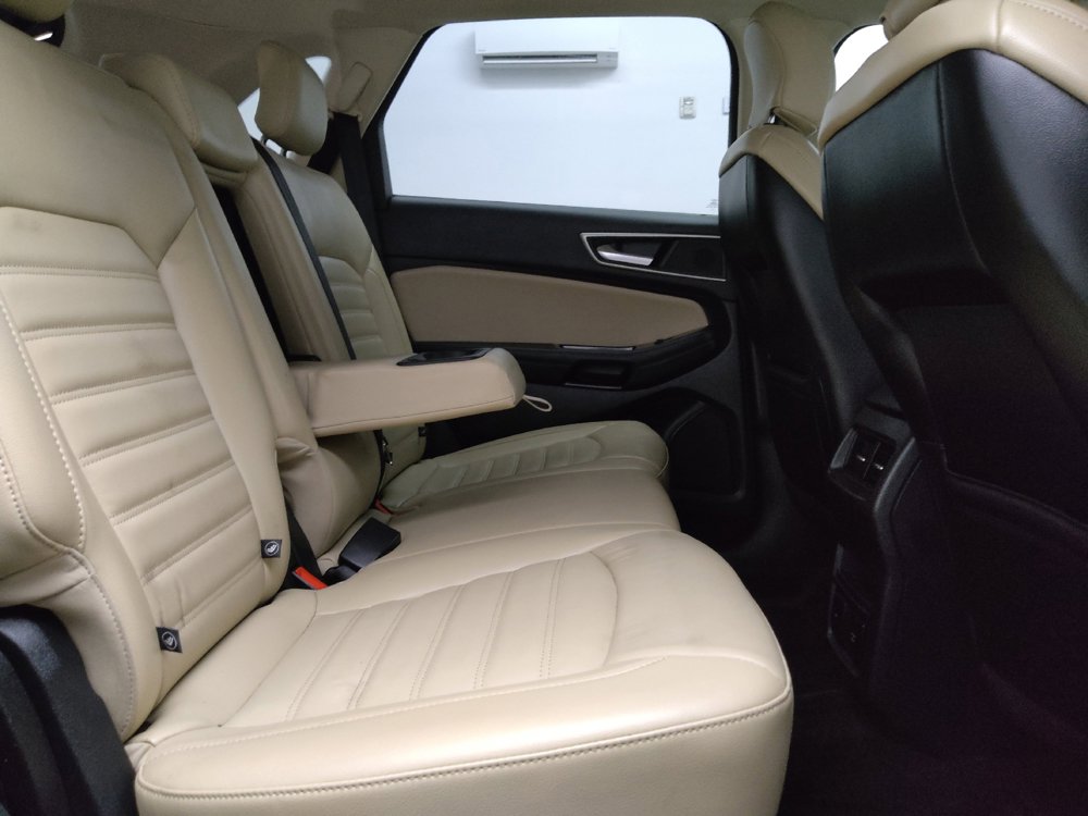 Used 2018 Ford Edge SEL w/ Equipment Group 201A FWD image 19
