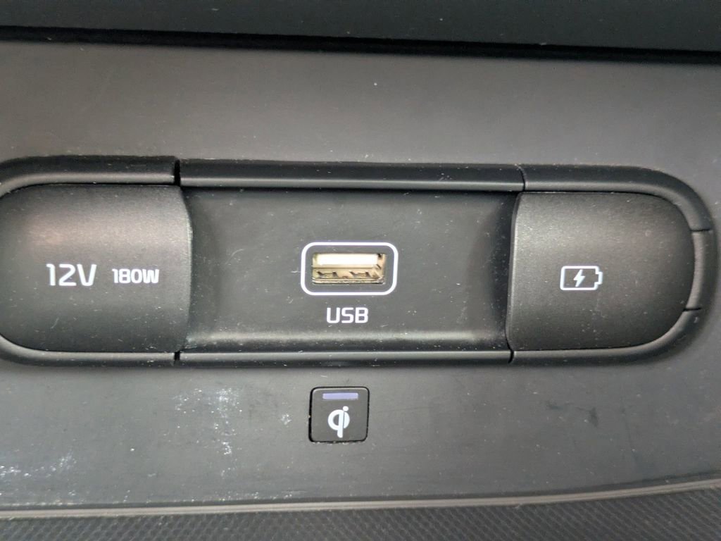 Used 2022 Kia Niro Touring Special Edition FWD image 23