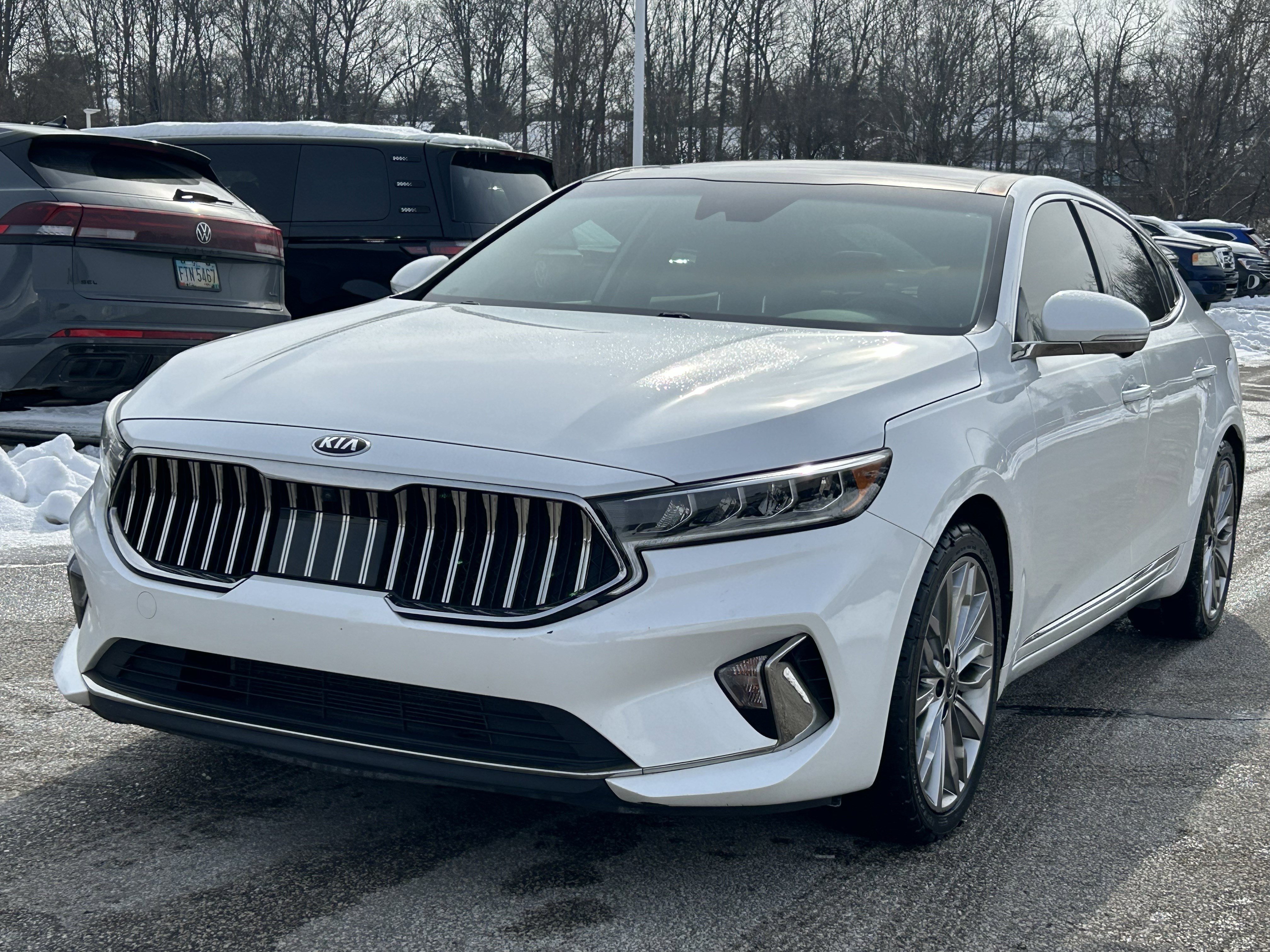 Used 2020 Kia Cadenza Limited image 3