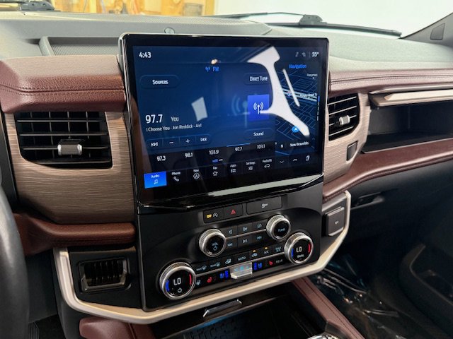 Used 2023 Ford Expedition Limited image 14