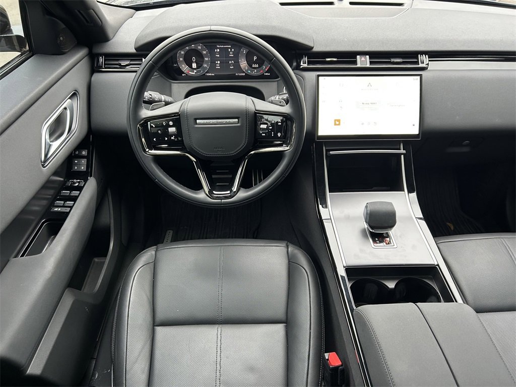 Used 2025 Land Rover Range Rover Velar Dynamic SE image 16