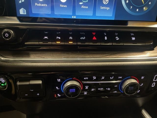 Used 2023 Chevrolet Silverado 1500 LTZ image 28