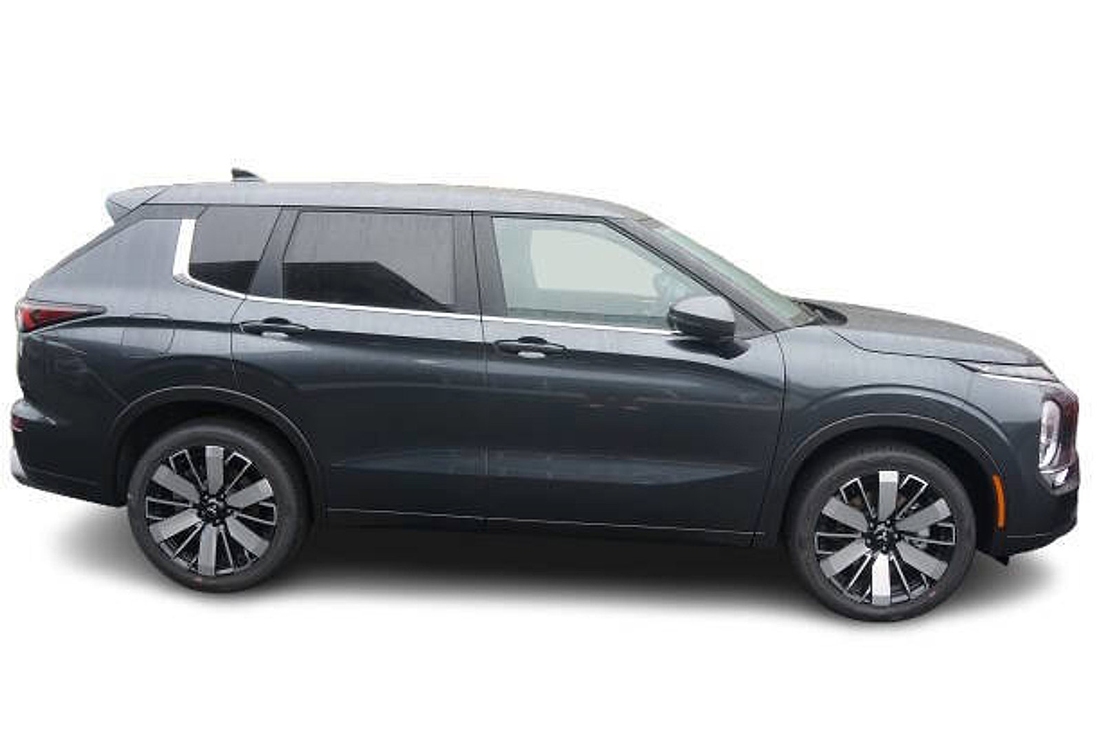 New 2025 Mitsubishi Outlander SE image 4
