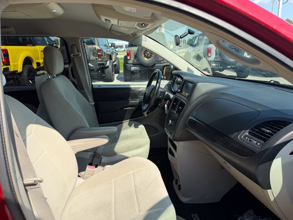 Used 2013 Dodge Grand Caravan Crew FWD image 20