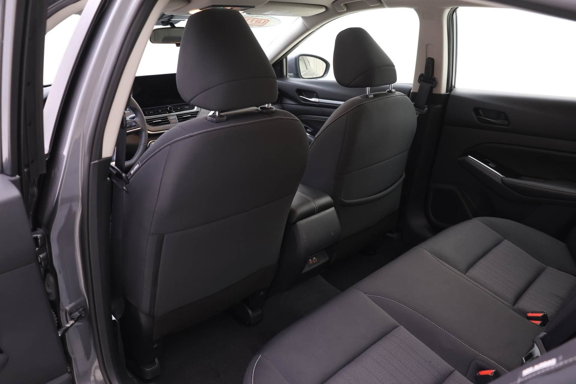 Used 2023 Nissan Altima 2.5 SV w/ SV Premium Package image 10