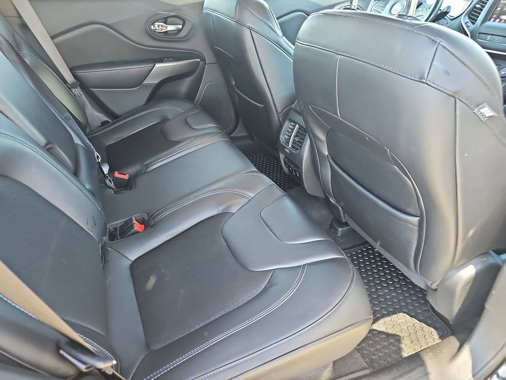 Used 2020 Jeep Cherokee Latitude Plus w/ Comfort/Convenience Group image 13