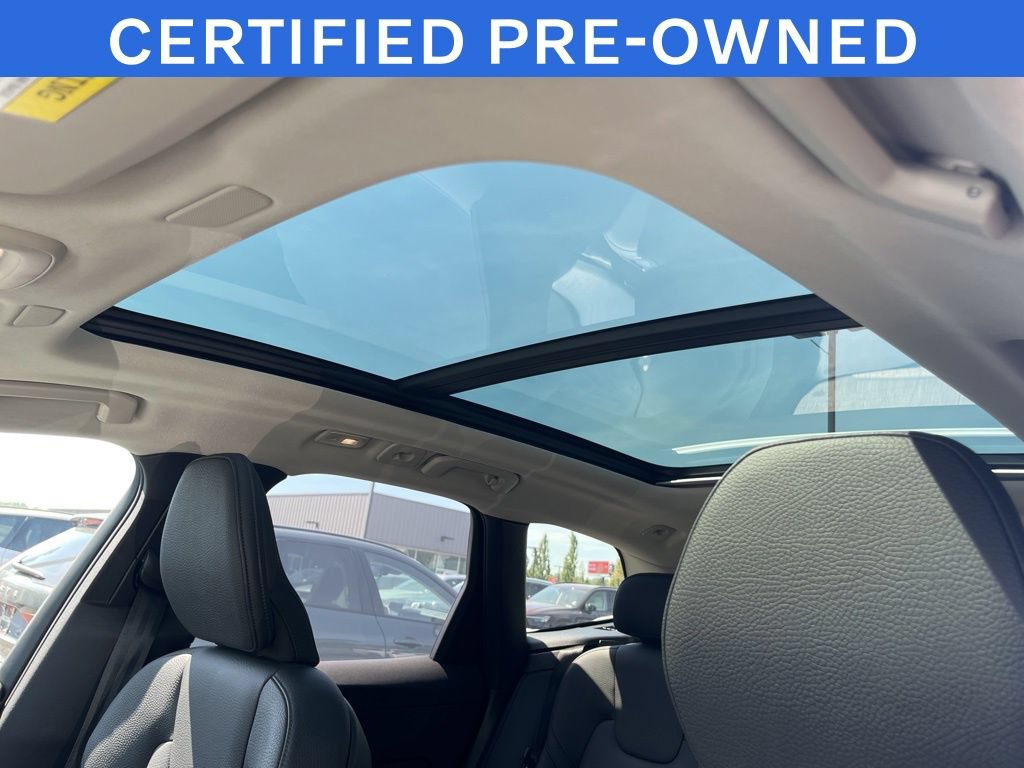 Certified 2025 Volvo XC60 B5 Plus AWD/4WD image 14