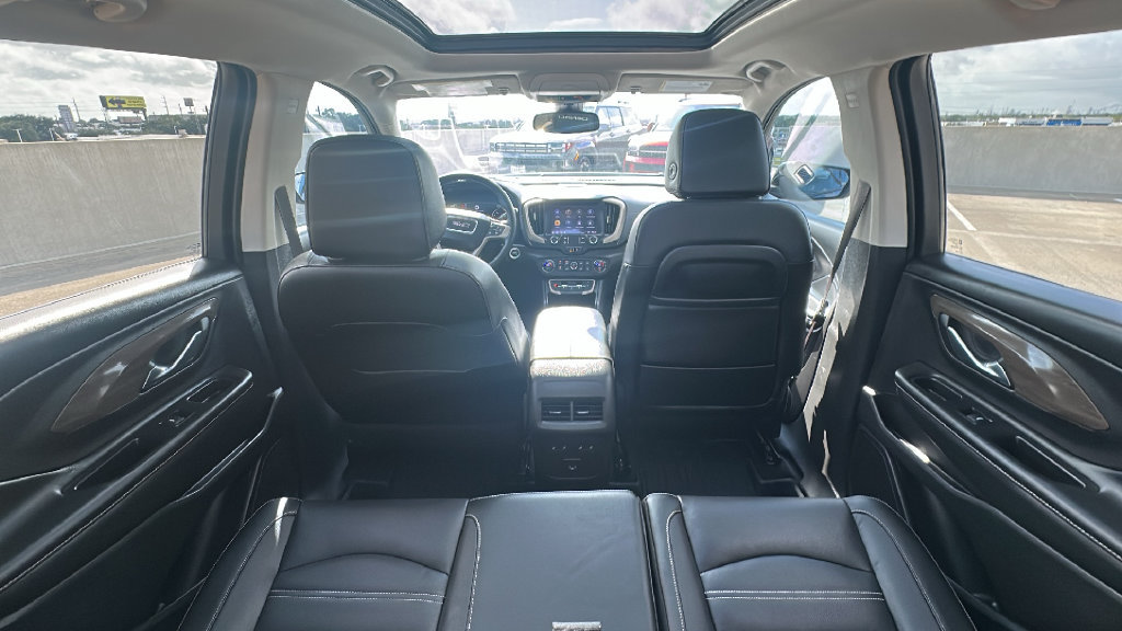 Used 2024 GMC Terrain Denali w/ Black Diamond Edition AWD/4WD image 30