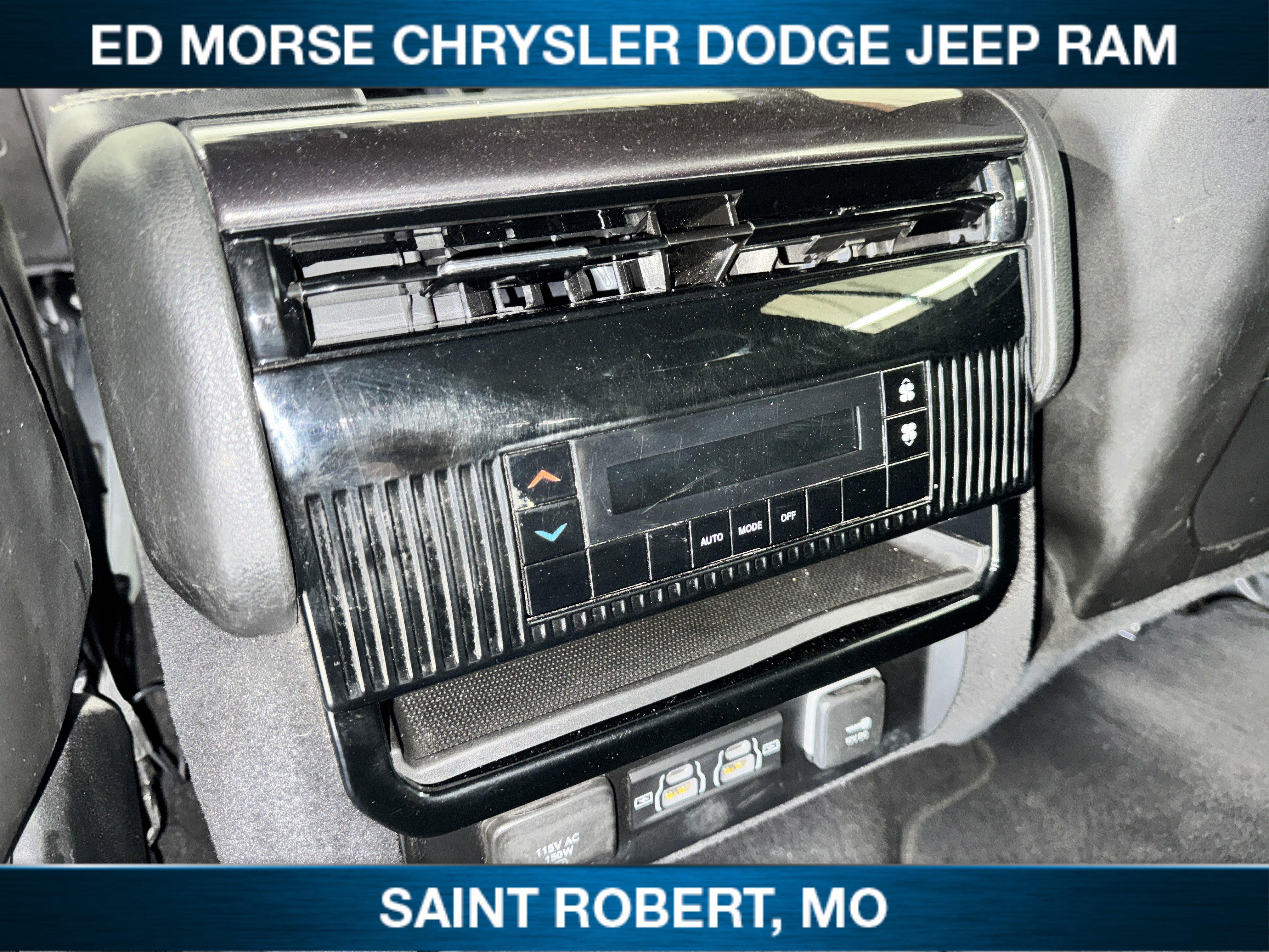 Used 2023 Jeep Wagoneer 4WD image 20