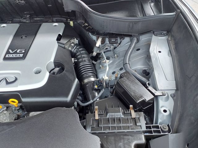 Used 2015 INFINITI QX70 AWD w/ Premium Package image 16