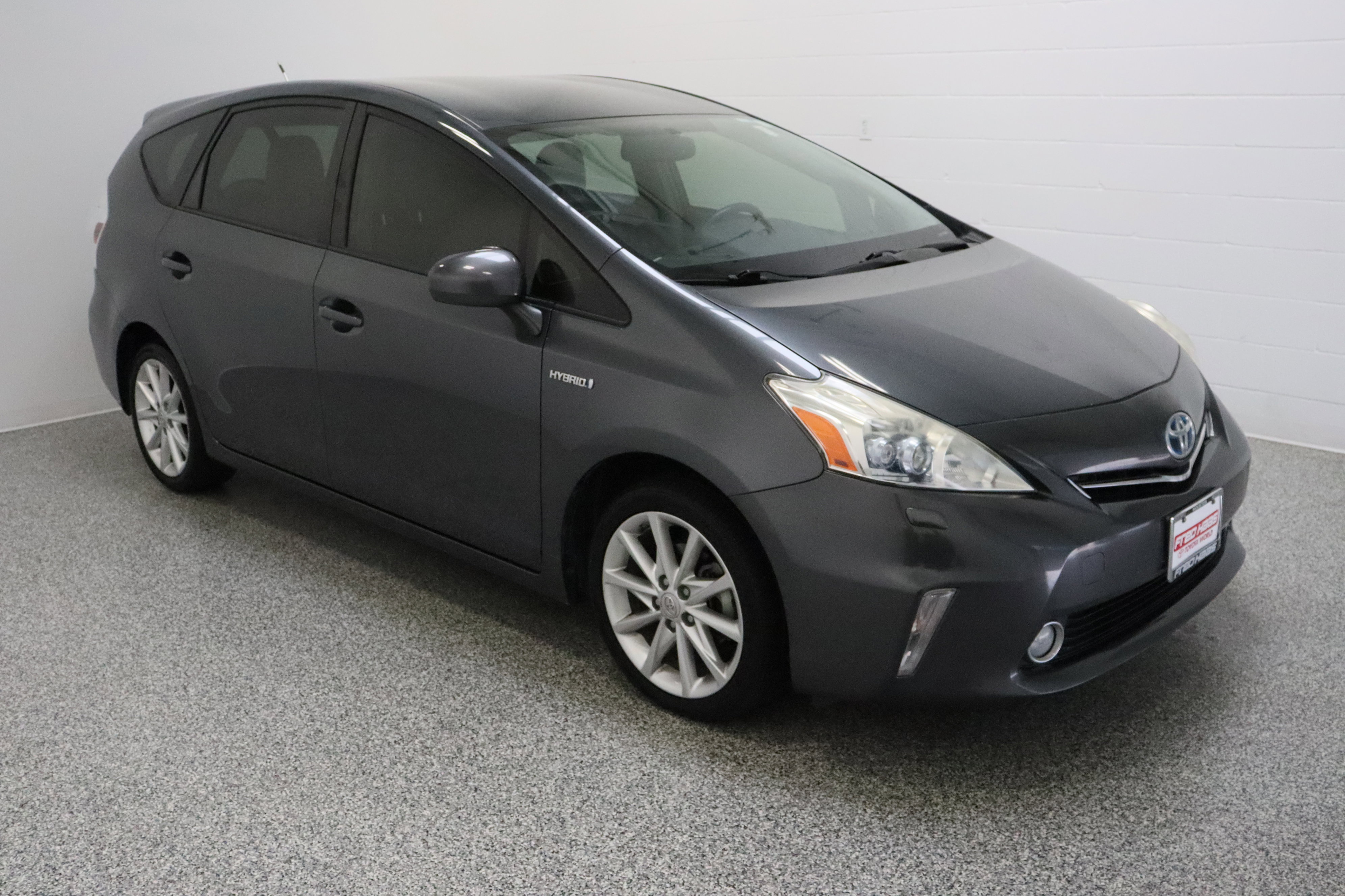 Used 2013 Toyota Prius V Five FWD image 4