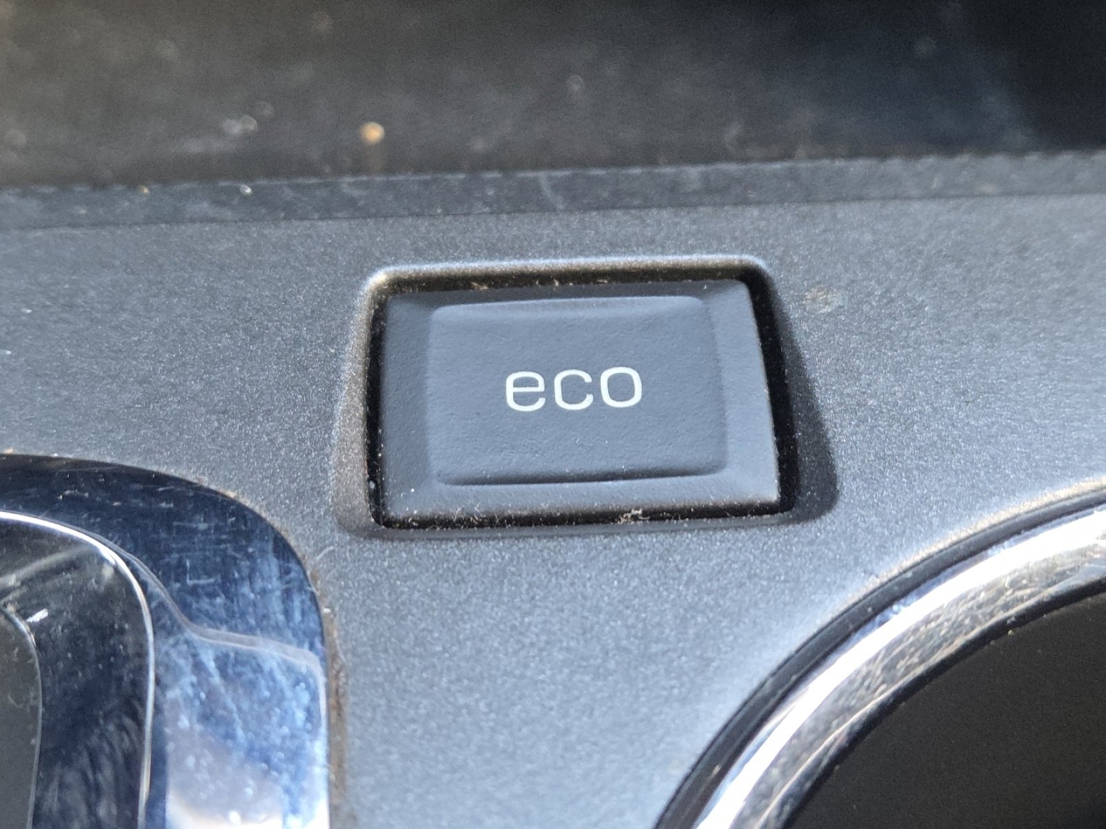 Used 2017 Chevrolet Equinox Premier w/ Enhanced Convenience Package image 4