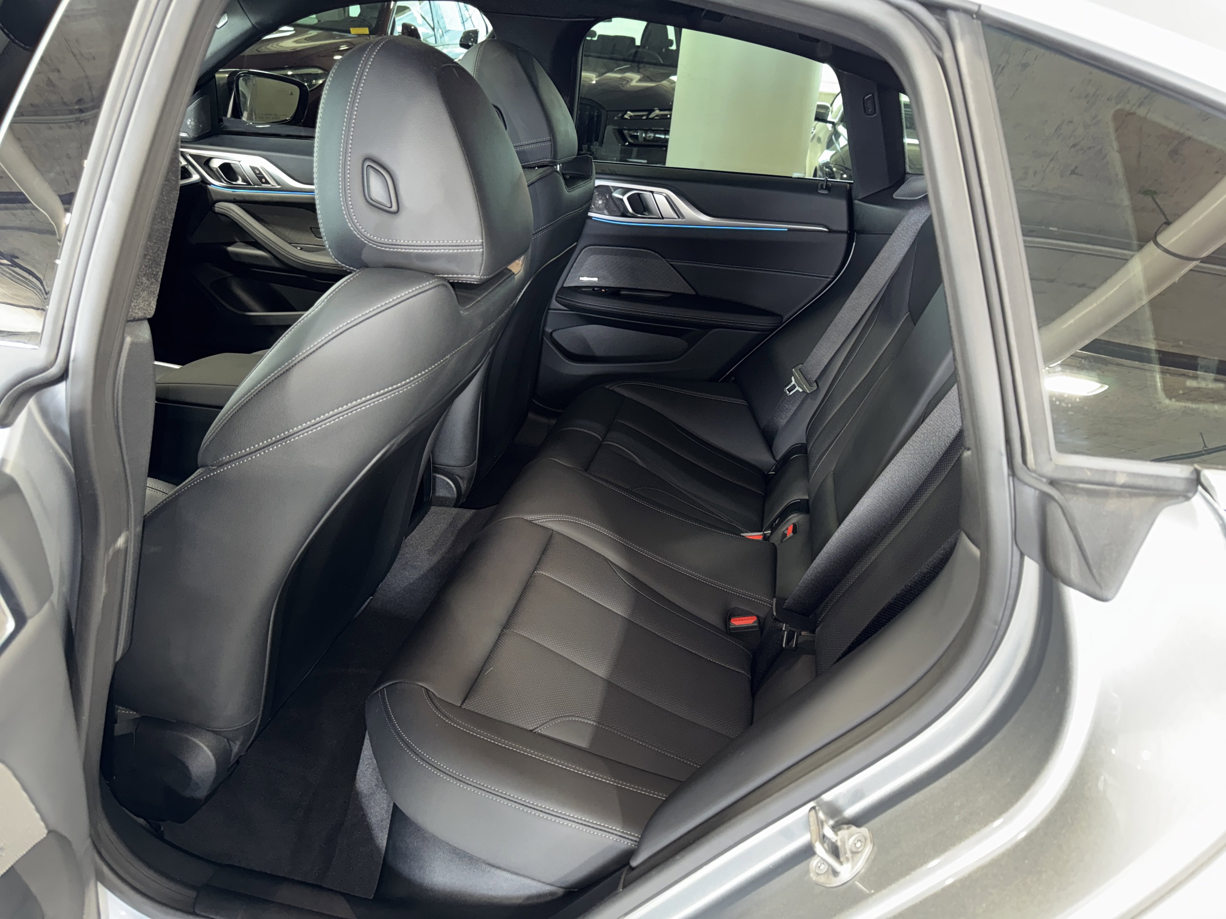 Used 2025 BMW i4 eDrive40 w/ Premium Package image 15