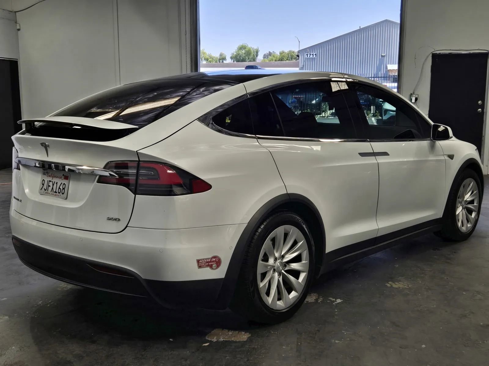 Used 2016 Tesla Model X 90D AWD/4WD image 4