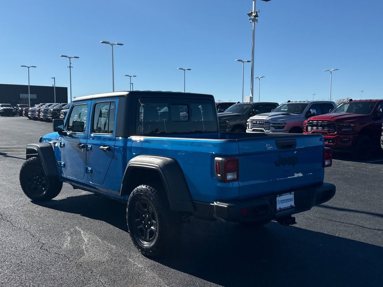 Used 2020 Jeep Gladiator Sport image 5
