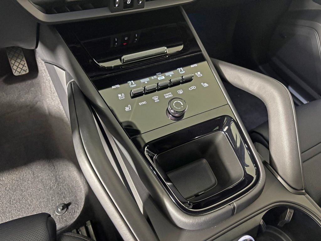 Certified 2026 Porsche Cayenne AWD/4WD image 31