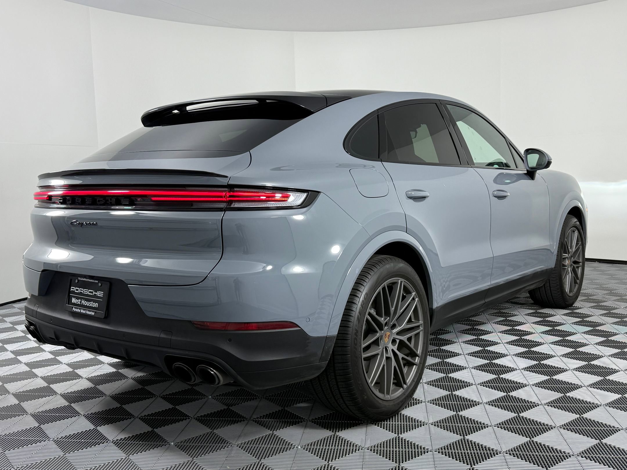 New 2026 Porsche Cayenne Coupe image 9