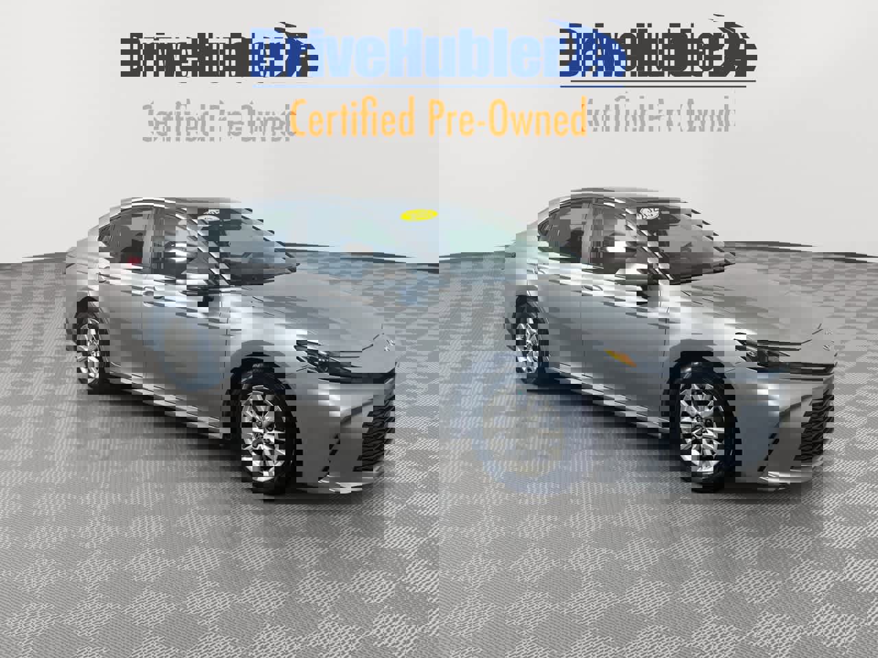 Used 2025 Toyota Camry LE image 4