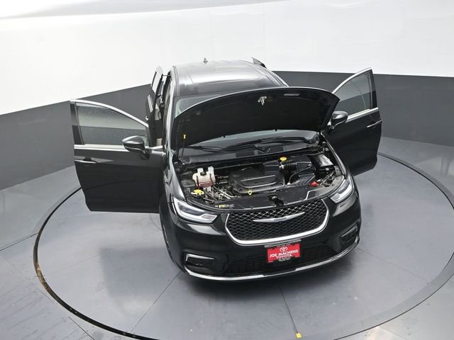 Used 2024 Chrysler Pacifica Limited image 38