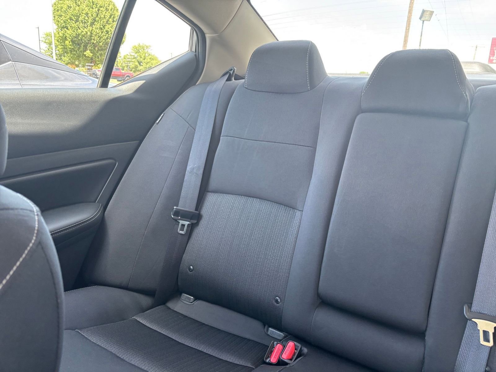 Used 2025 Nissan Altima 2.5 SV FWD image 39